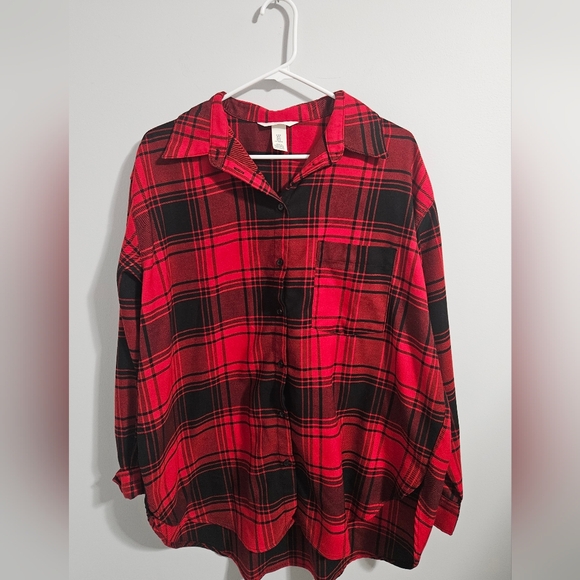 H&M Tops - H&M Oversized Red and Black Checkered Shirt - Buffalo Plaid